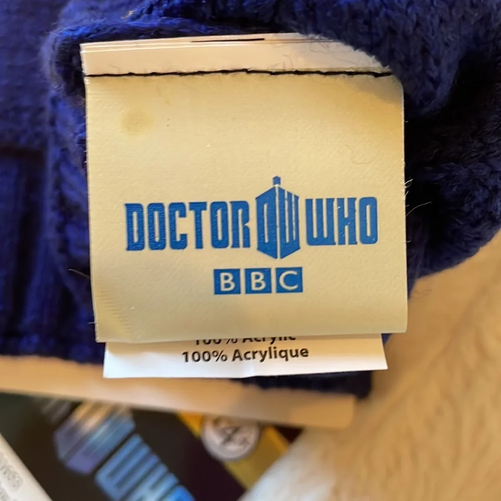 Dr Who fingerless gloves - Picture 5 of 5